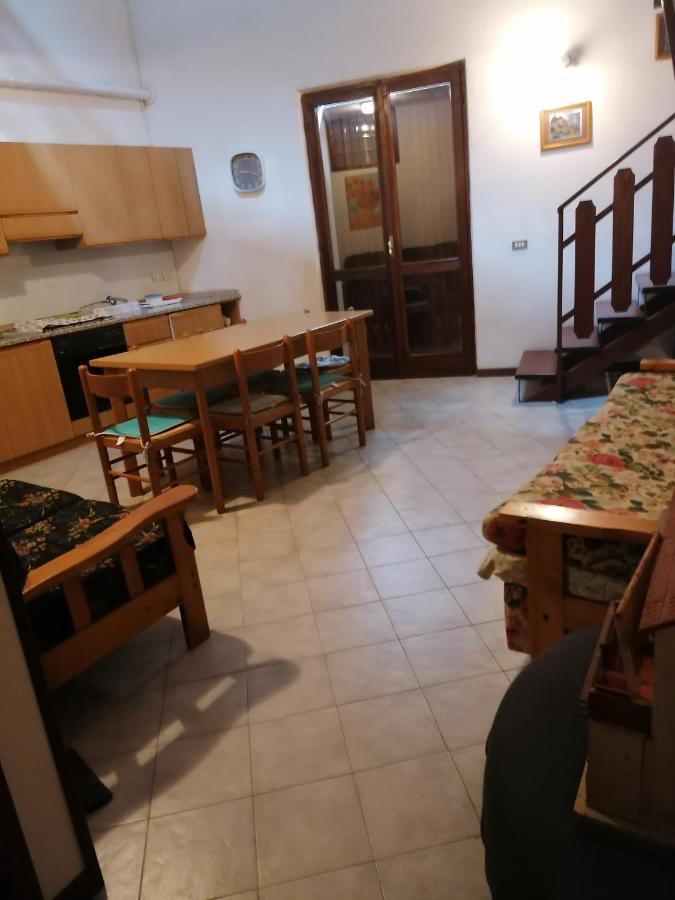Villa Casa Vacanze 'La Piazza' à Zone Extérieur photo