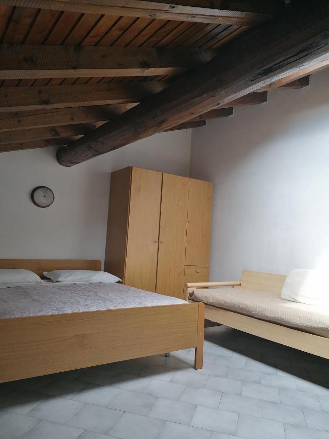 Villa Casa Vacanze 'La Piazza' à Zone Extérieur photo